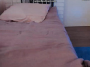 Малышка Lila показывает и дрочит письку