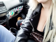 ДЕВИЦА ОТСОСАЛА В АВТО