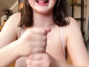 МИЛАШКА ОТСАСЫВАЕТ