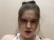 ДЕВИЦА ДРОЧИТ