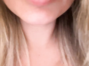 _Lasker_ - снимает низ и ласкает свою влажную киску