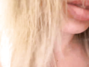 _Lasker_ - снимает низ и ласкает свою влажную киску