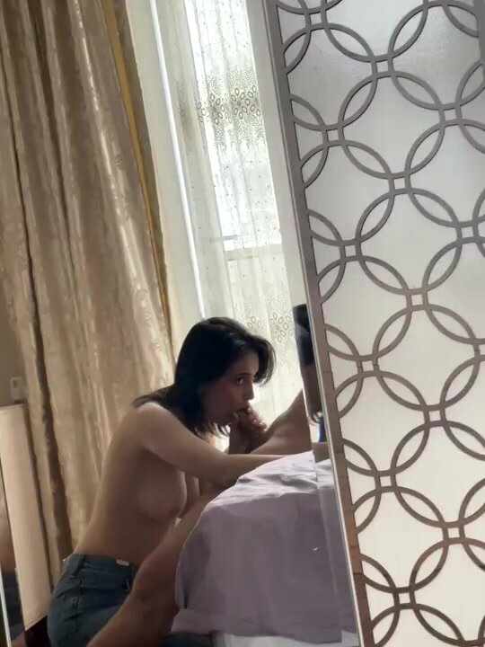ДЕВИЦА ОТСОСАЛА
