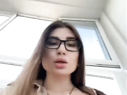 EmilyBaby - шалунья у окна