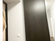 -Lana-Chester-  встретила курьера голой и дала потрогать грудь