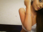 Kristina321 мастурбирует показывает сиськи