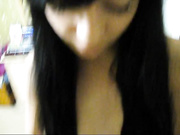 Стройная брюнетка