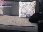 ЖЕНА ДРОЧИТ