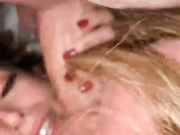 ДВЕ ДЕВИЦЫ СОСУТ ДВА ЧЛЕНА