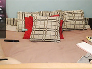 Divakisss - трахает себя в киску и стоит рачком