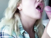 ДЕВИЦА ОТСОСАЛА