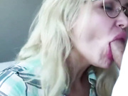 ДЕВИЦА ОТСОСАЛА