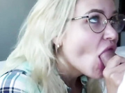 ДЕВИЦА ОТСОСАЛА