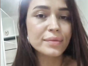 Alinka-chocolatee - шалит и трахает себя вибратором