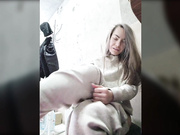 Konfeta-1 шоу в темных колготках на работе