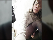 Konfeta-1 шоу в темных колготках на работе