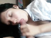 Смачно сосет у мужа