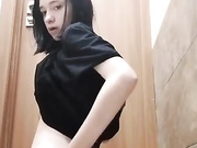 ДЕВИЦА ДРОЧИТ