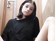 ДЕВИЦА ДРОЧИТ