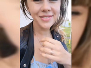 Vanilla_sexy беременная в колготках во дворе