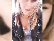 Vanilla_sexy беременная в колготках во дворе