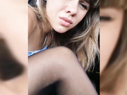 Vanilla_sexy в колготках в тачке