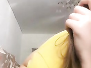 ДЕВИЦА ДРОЧИТ