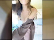 Femida-v-kruzhevah дрочит обнаженной