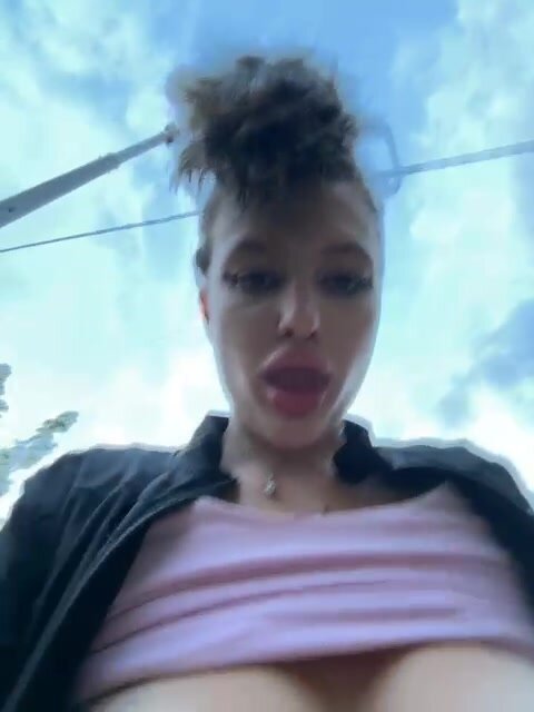 Онлайн-эровидеочат с sexwithbratz на BongaCams 2024-08-17 19_43