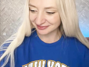 <Unknown> Пьет и танцует