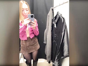 ParisHill в примерочной-3