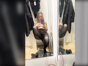 ParisHill в примерочной-4