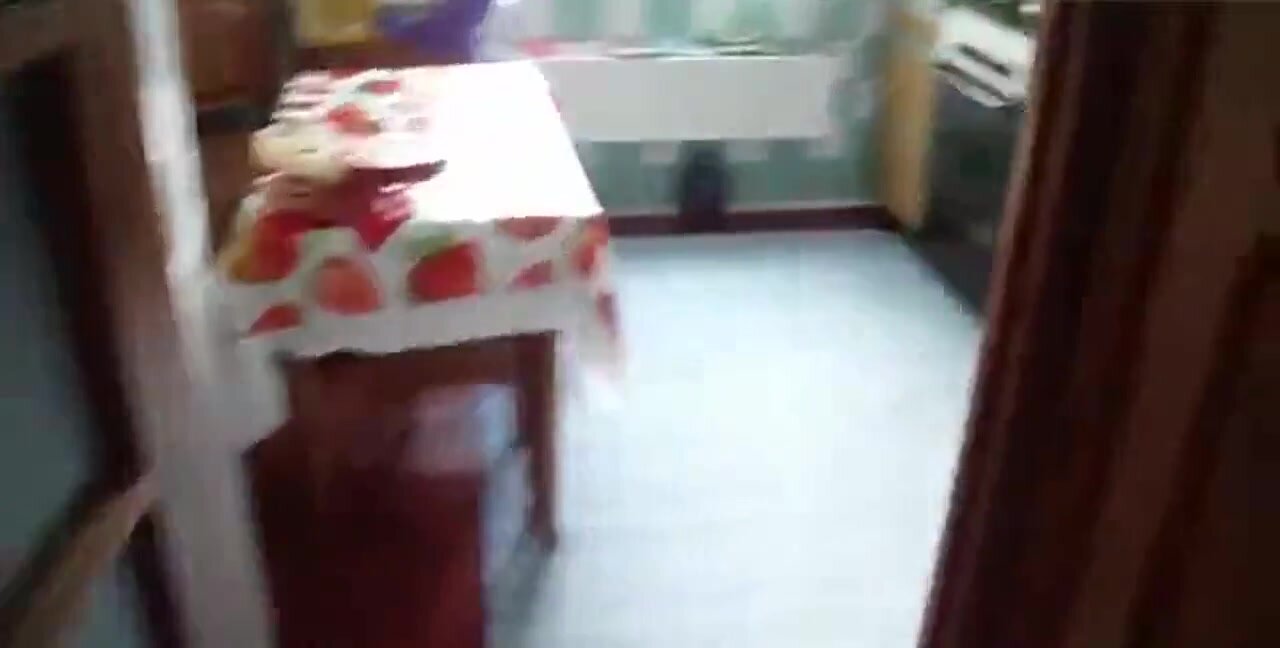 САМА СЕБЯ ТРАХАЕТ