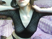 Секси брюнетка