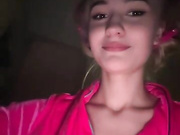 -Lana-Chester- встретила курьера