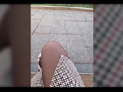 Miss_Viktoria в колготках на скамеечке