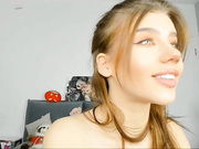 dolly-ll - гибкая киска попкой к верху