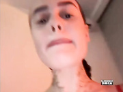 Italianka - горячая брюнетка трахает киской твоё лицо