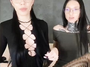 SEXXXSHOP - одна из лесби кисок забыла надеть трусики