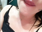 SladenkieVmeste - полирует язычком член своего парня