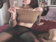 SashiMIa стрим в колготках