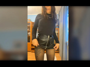 Соблазнительная Лера в колготках