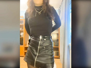 Соблазнительная Лера в колготках