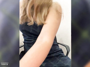 -a-l-i-c-e- Отодвинула трусики в сторонку