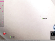 KOMCOMOLKA близко показывает киску