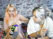 doublechris Помогла рыжей подруге отодвинуть трусики и поласкала пизду