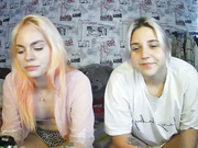 doublechris Помогла рыжей подруге отодвинуть трусики и поласкала пизду