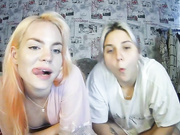 doublechris Помогла рыжей подруге отодвинуть трусики и поласкала пизду