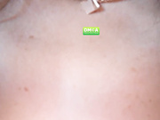 -Kara-mellka- - показывает свою аппетитную киску раздвинув ножки