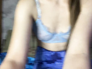 ElfLee делает слюнявый минет и принимает в попу